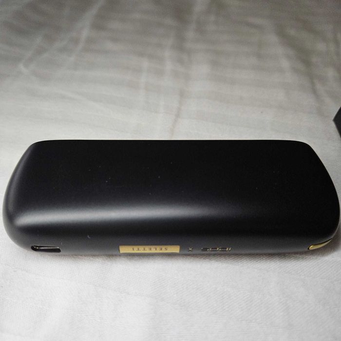 Iqos Iluma X seletti gold editie limitata auriu