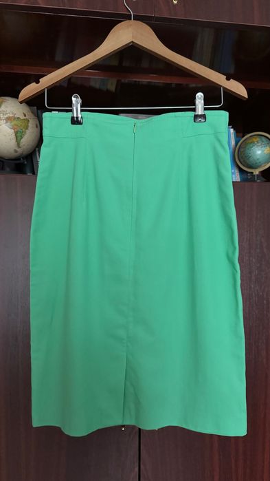 Fusta office conica Escada