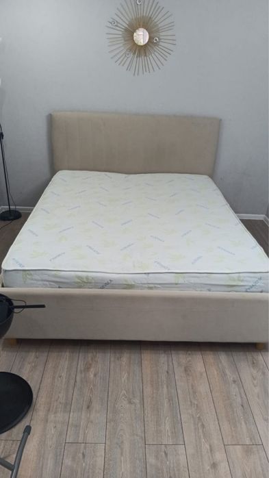 Продам Матрас 160 см