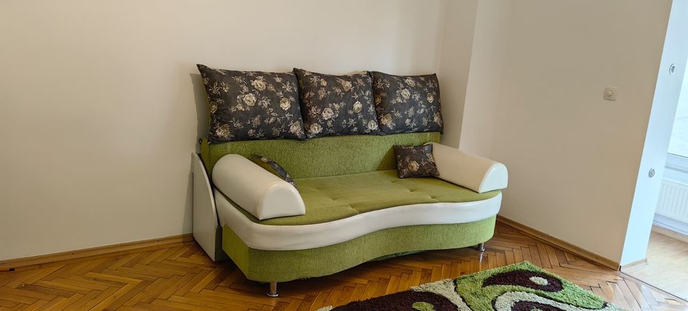 Închiriez garsonieră zonă centrală (lângă magazinul Dunărea / Winmark)