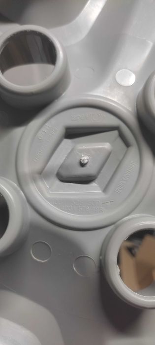 Колпак от Рено Сандеро