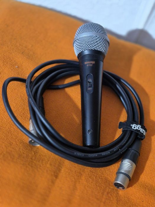 Microfon shure Model 8700 cu cablu