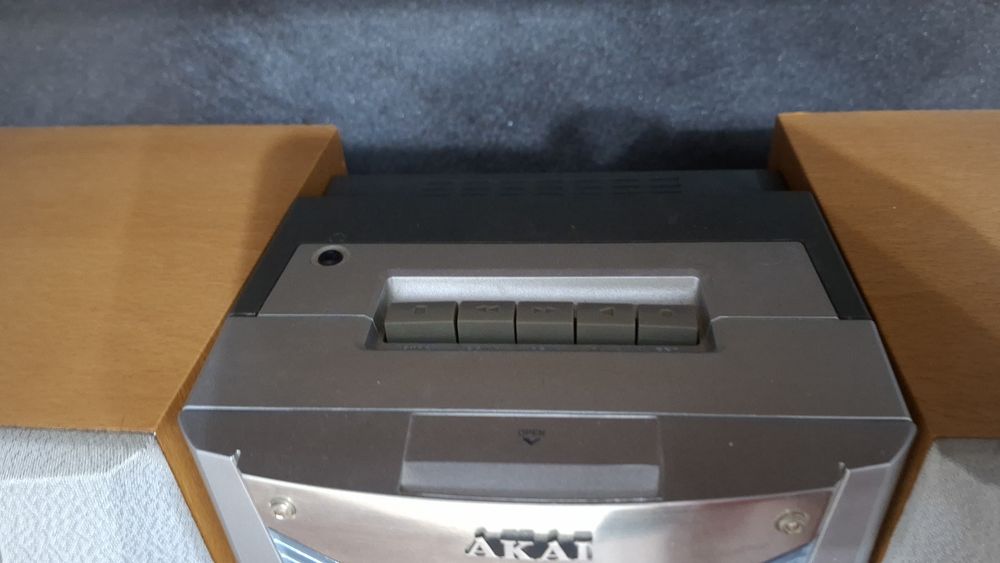 Combina muzicala Akai radio cd aux si telecomandă