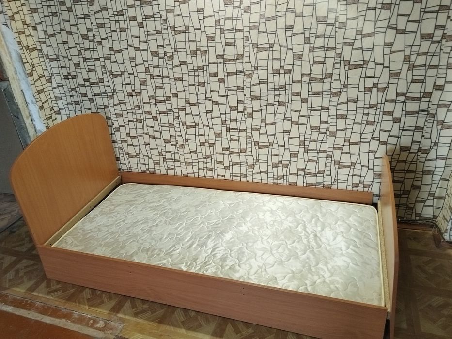 Продам односпальную кровать