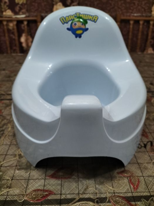 Продам горшок детский разные