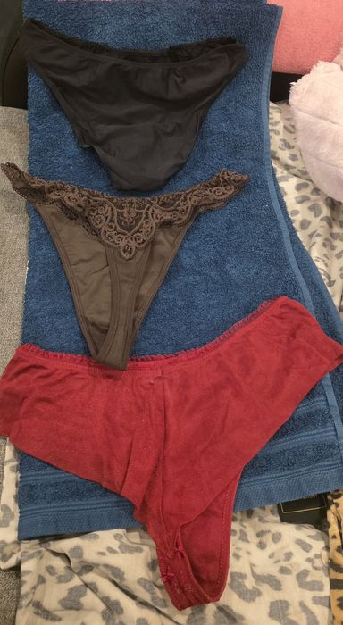 Set chiloți damă – 3 buc + 2 cadou, mărimea 38–40, noi, 32 lei