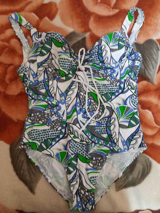 Плувни принадлежности за хубавото време-детски и дамски на добри цени