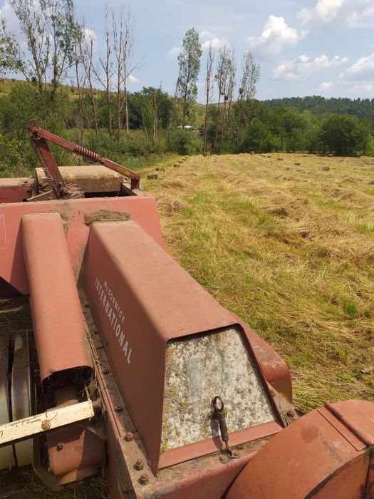 Vand presa de baloti dreptunghiulari mc cormik international