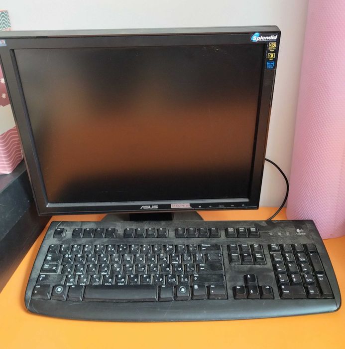 Компютър настолен