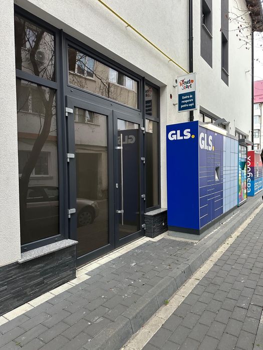 Inchiriez spatiu comercial 65mp