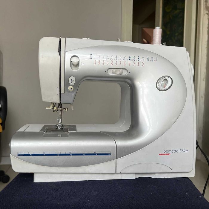 Продам швейную машину