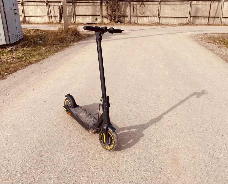 Электро самокат в хорошем состоянии
