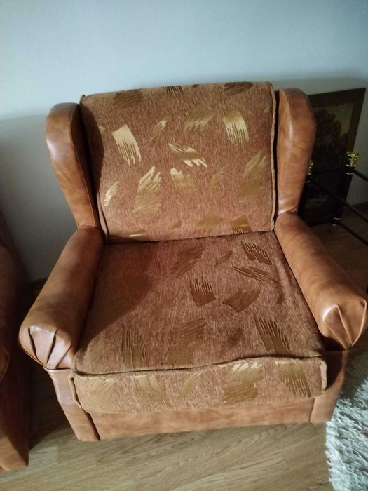 Canapea și 2 fotolii extensibile de vânzare