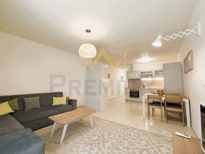 2-стаен в Варна-Идеален център площ 75