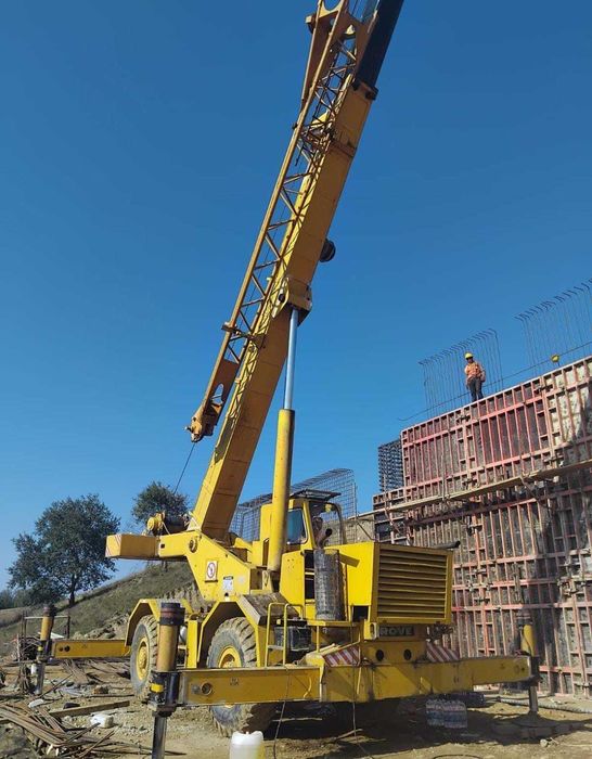 GROVE macara pe pneuri RT 625