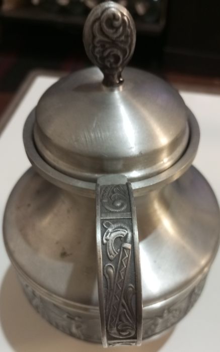 Уникална антична кана