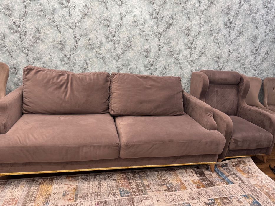 Продам диван с двумя креслами 55000