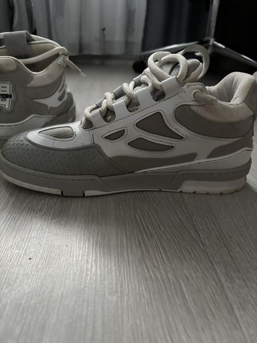 Adidasi LV skate