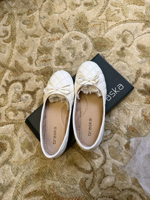 Белые балетки 32размера