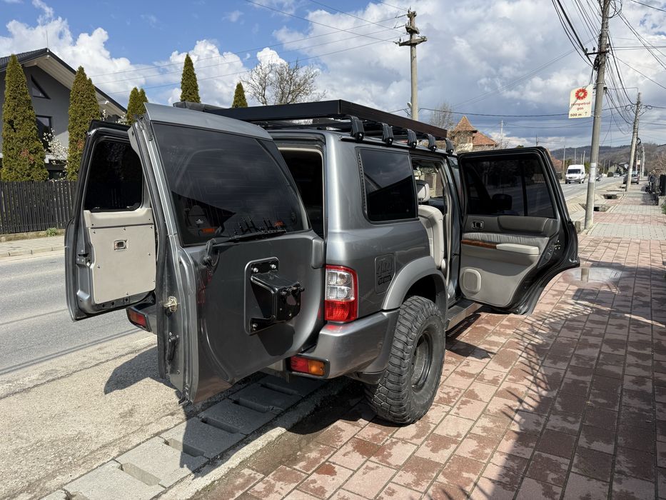 Nissan patrol y61 2004 model america autoutilitar td42