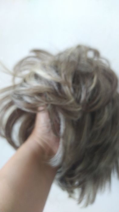 Продам парик   красивый новый