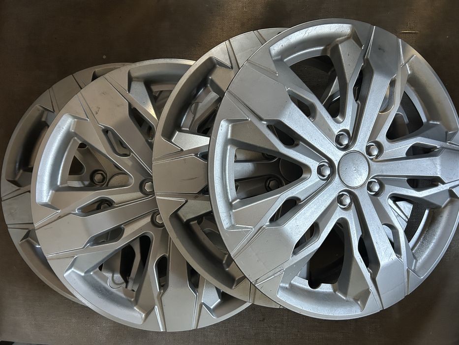 Продам колпаки почти новые