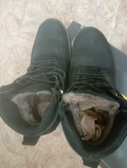 Продам мужские зимние ботинки
