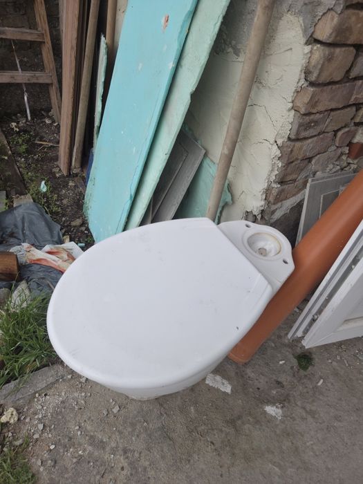 Тоалетна чиния + мивка