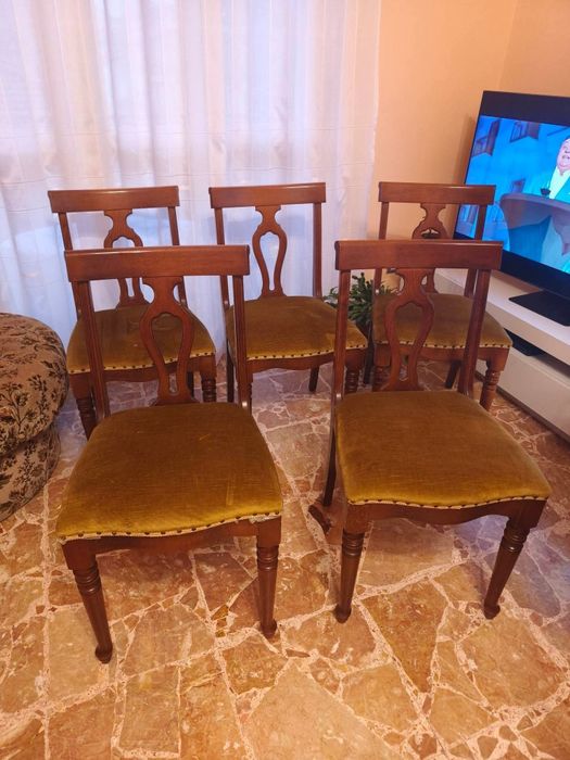 Scaune și mese Italia