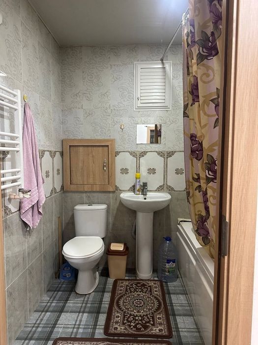 Qorasuv Motrid 3 etaj 3 xona 90 kvadrat sotiladi