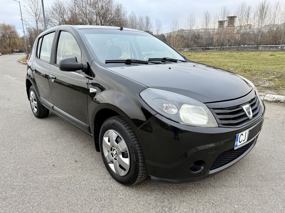 Dacia Sandero an 2012 1,2 benzina (4 cilindri ) 75 Cp Euro 5 Proprieta