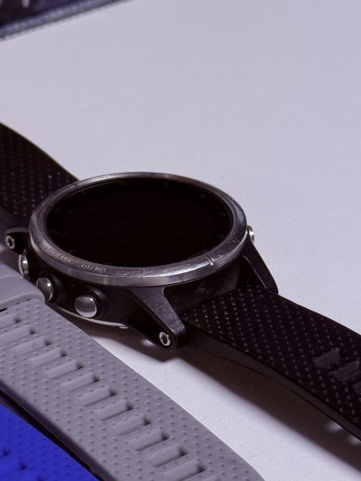 Часы Garmin Fenix 5s Plus