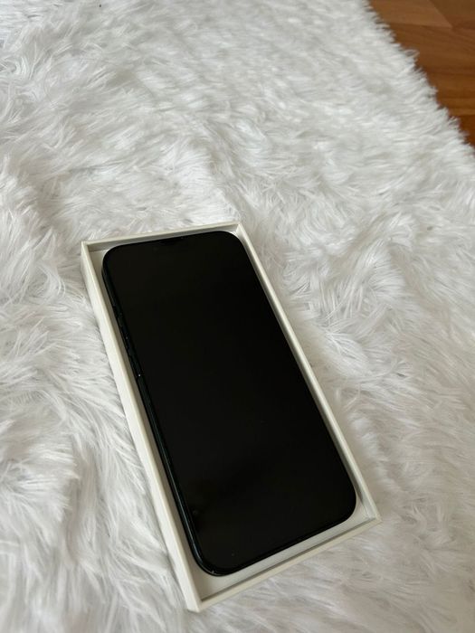 Продам iPhone 13 128Г
