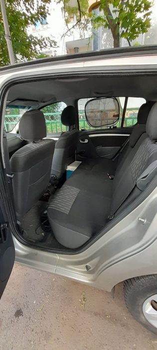 Dacia sandero berlina hatchback