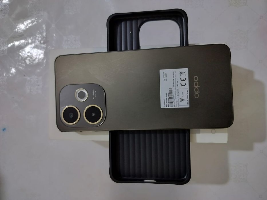 Телефон почти новый