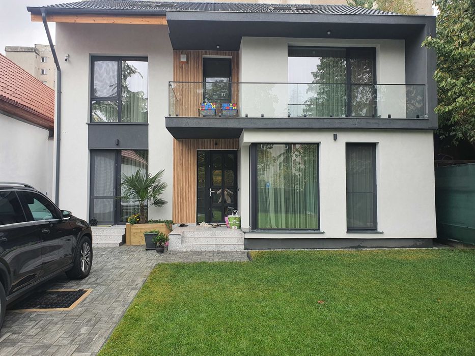 casa de vinzare în brasov linga piata astra