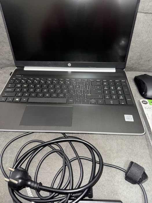 Laptop cu acesorii in stare perfecta 100%