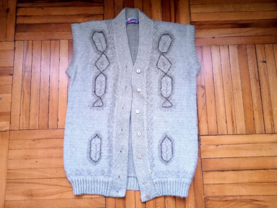 Жилетки махеровые.