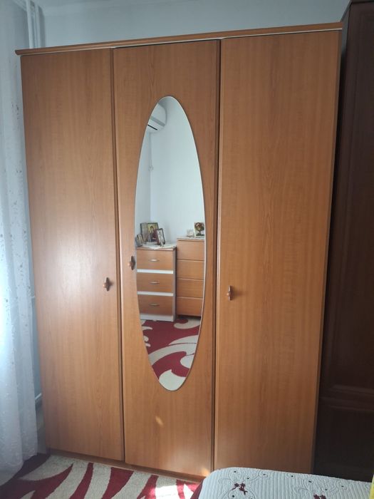 Sifonier cu oglinda