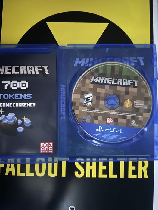 Продаю игру minecraft на PS4-PS5