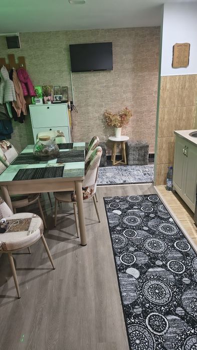 Apartament renovat și mobilat complet