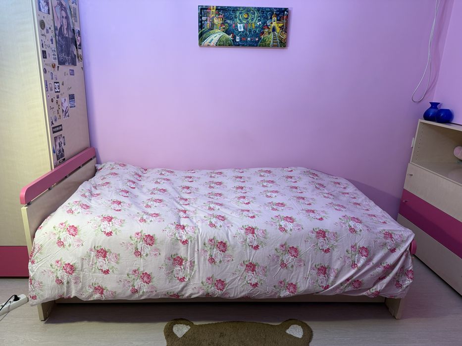 Легло+1
Едно основно и едно, което се вади отдолу+два матрака