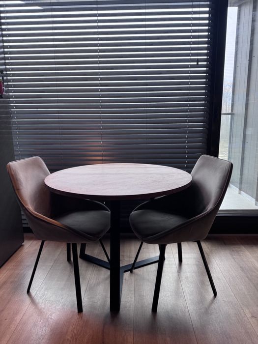 Masa rotunda din stejar