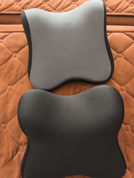 Черни и сиви автомобилни възглавници за врата от мемори пяна