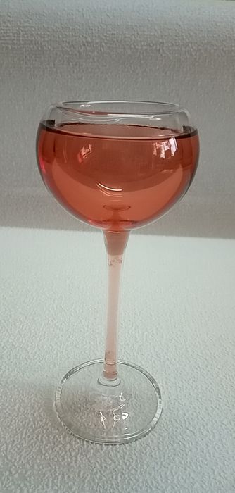 Продаются - подсвечники и свечи .