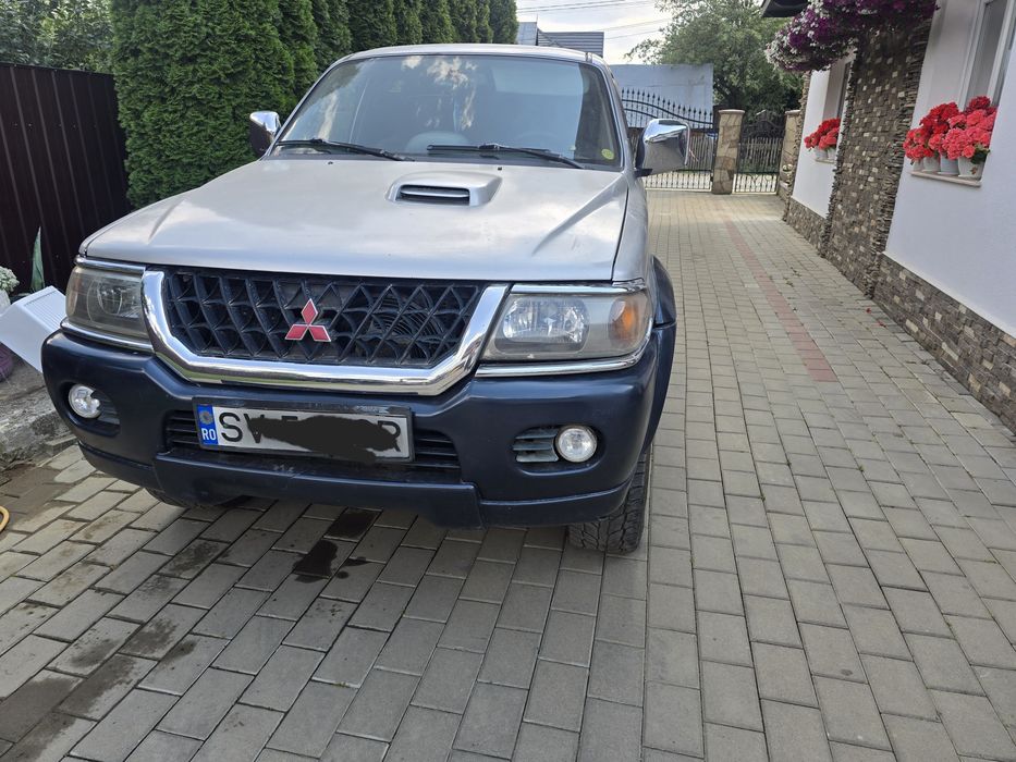 MITSUBISHI Pajero