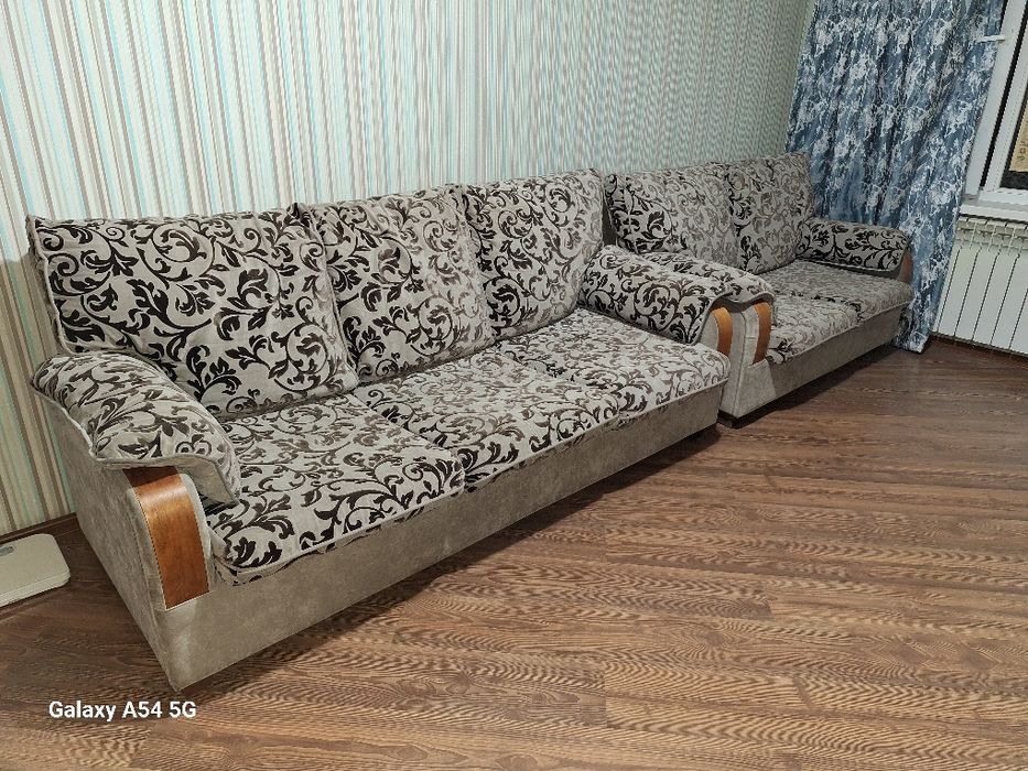 Диван и софа в хорошем состоянии