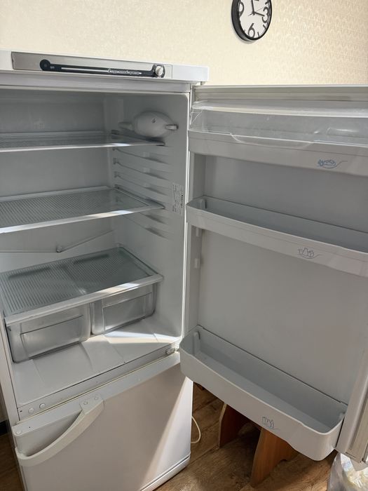 Холодильник Indesit