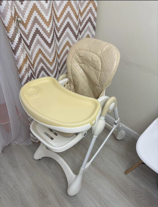 Детский стул для кормления Carello