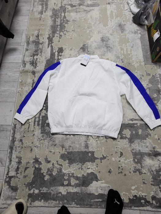 Vind Geaca Nike tn noua